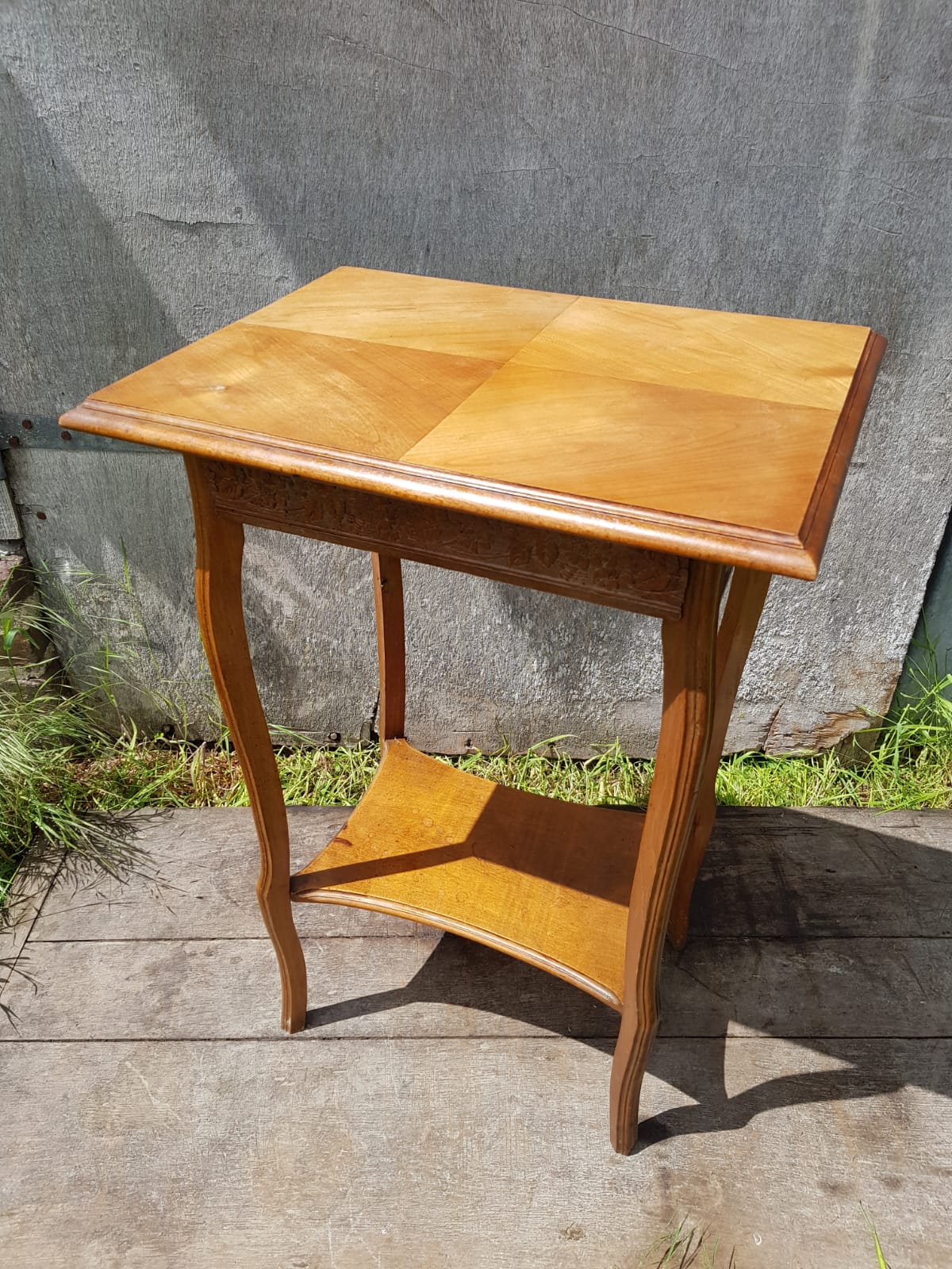 Old sellette sculpted frieze & wood drawer feet curved