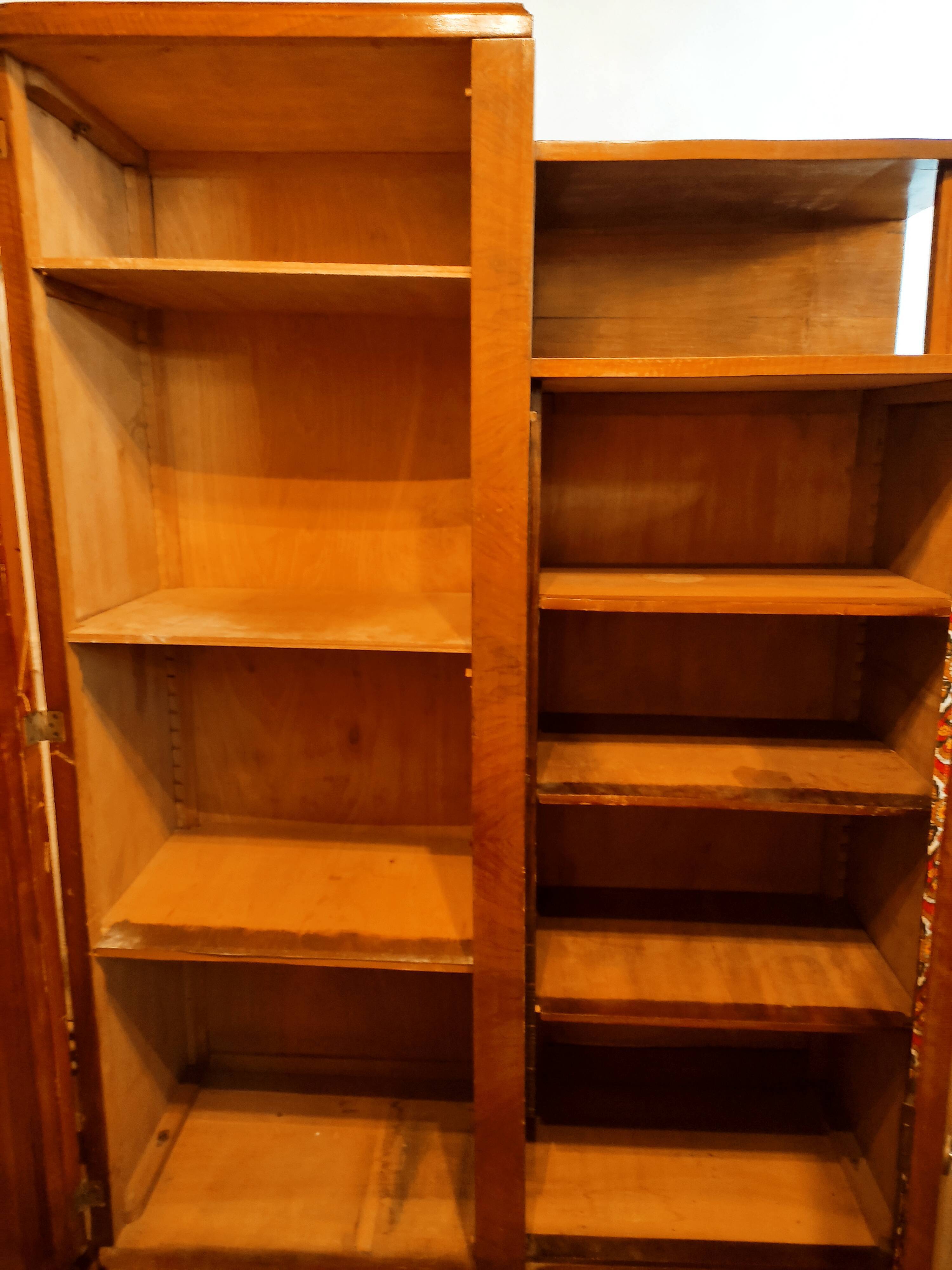 Armoire asymétrique art deco