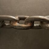 Brutalist chain-shaped candle holder