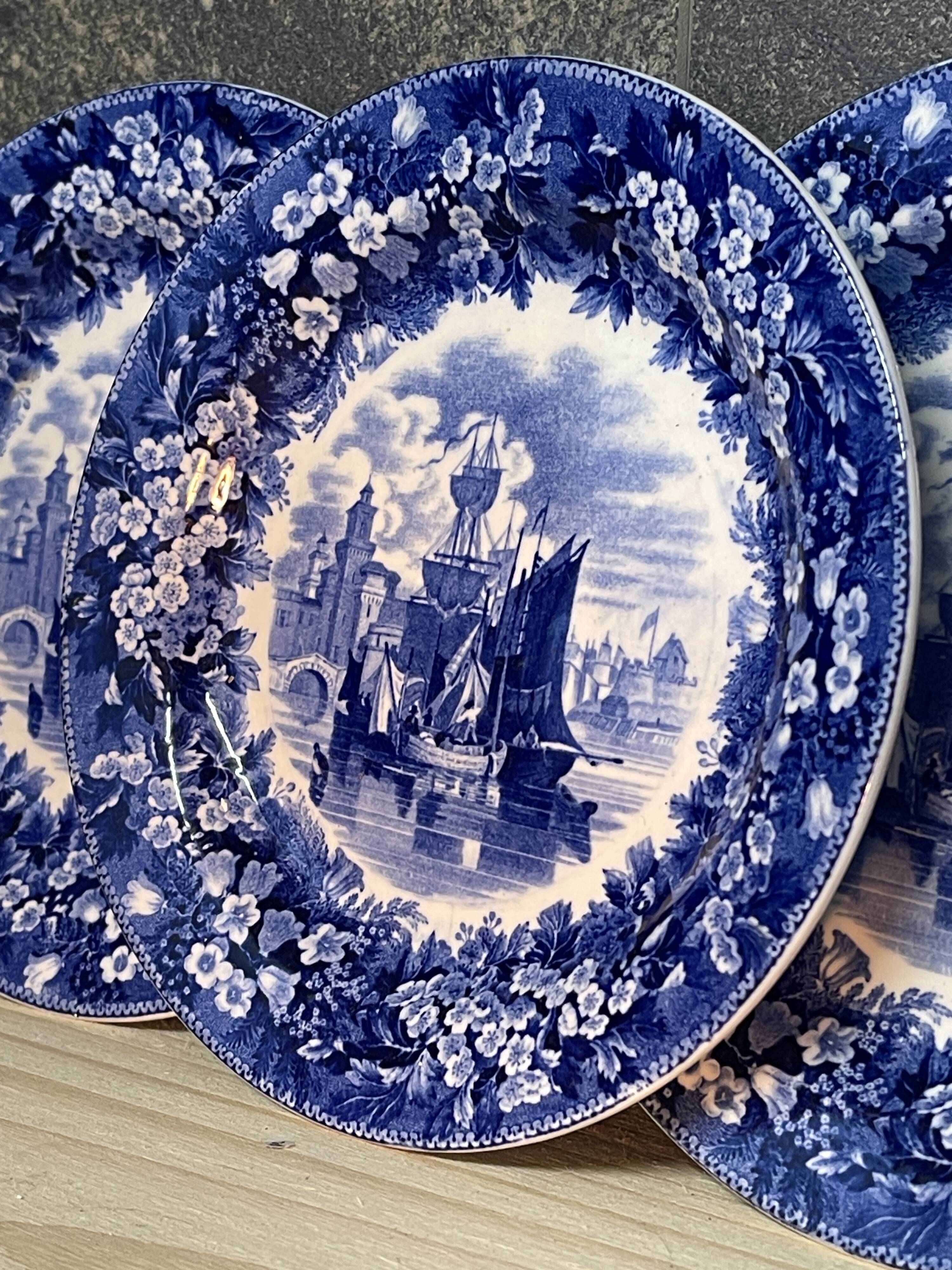 Set of 3 small Wedgwood porcelain plates