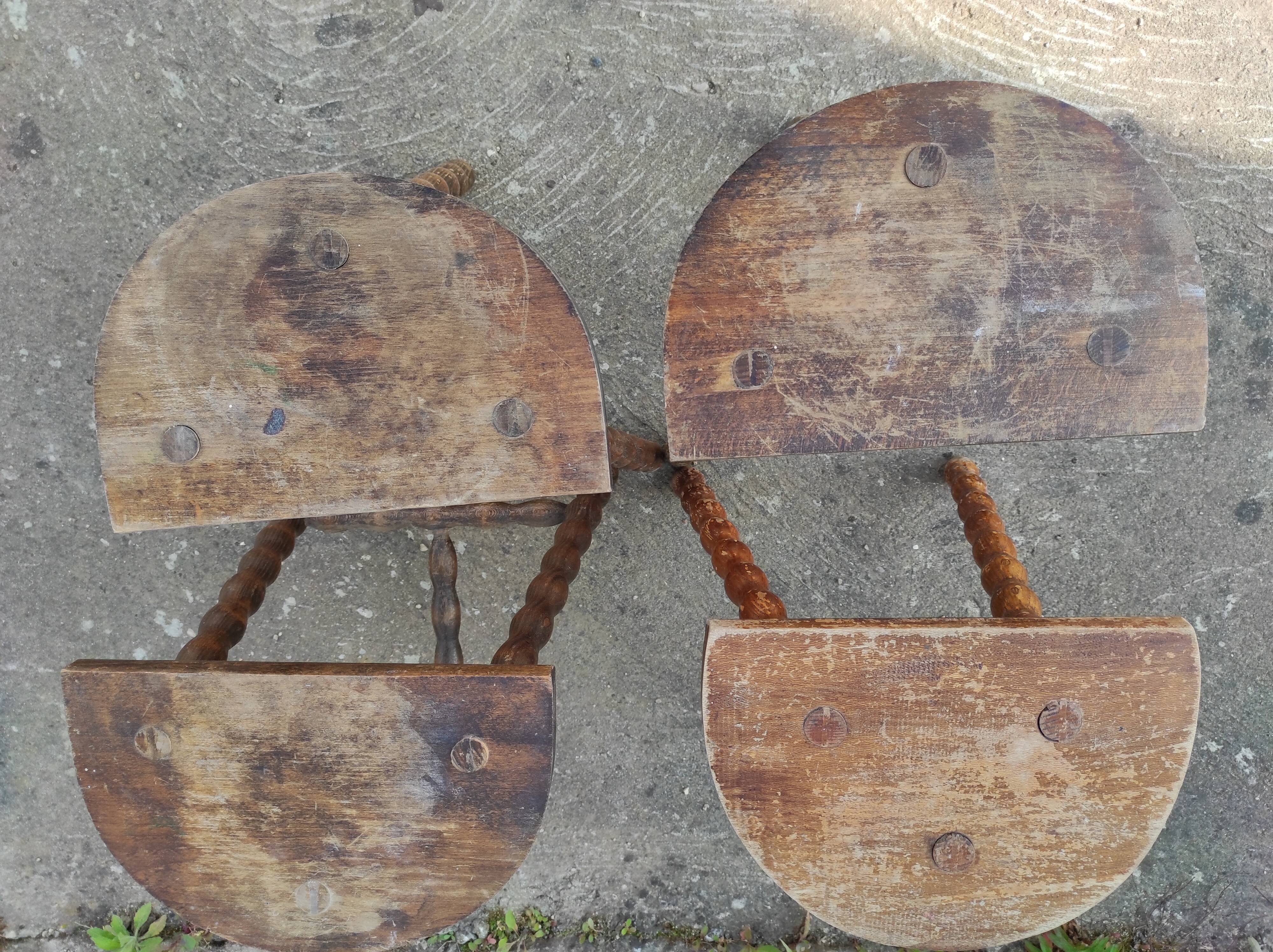 Lot 4 twisted wood tripod stools