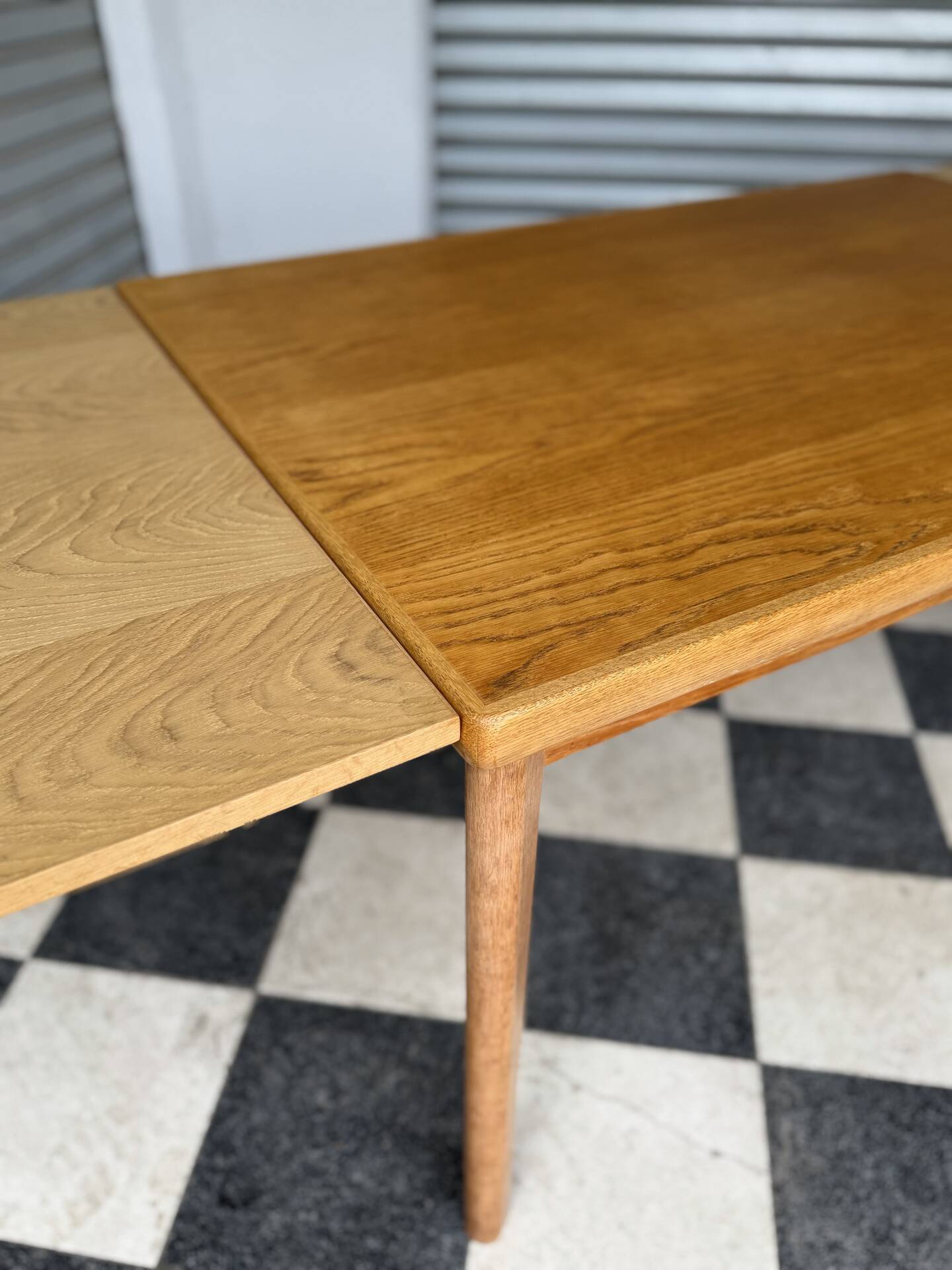 Table scandinave en chêne