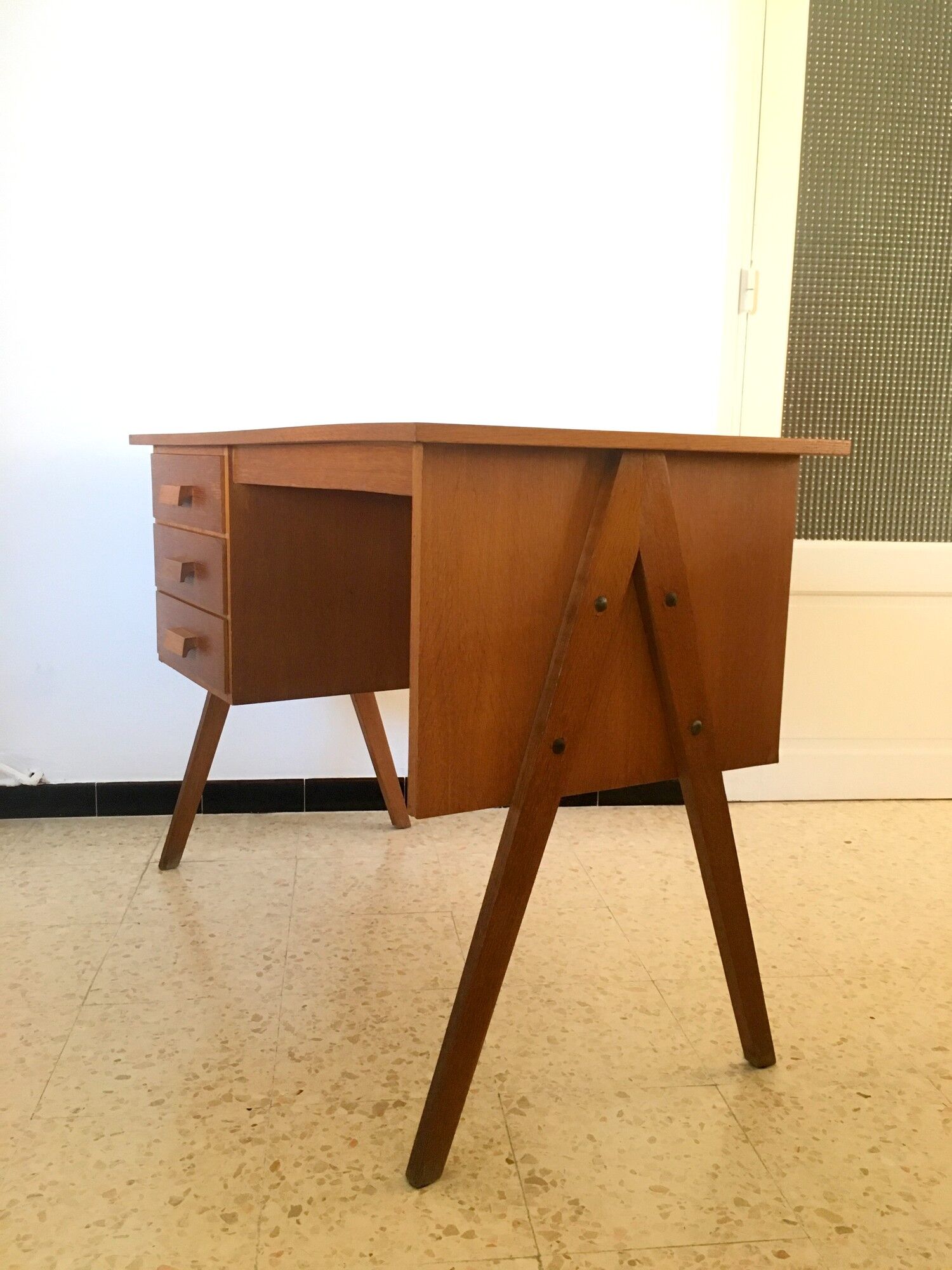Vintage desk compass feet 1960