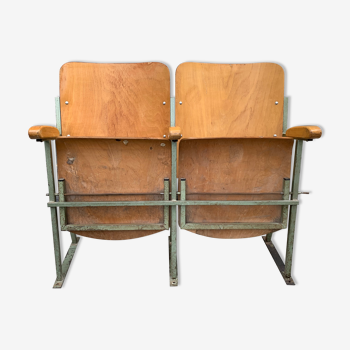 Paire de fauteuils de cinéma en bois style industriel années 1960