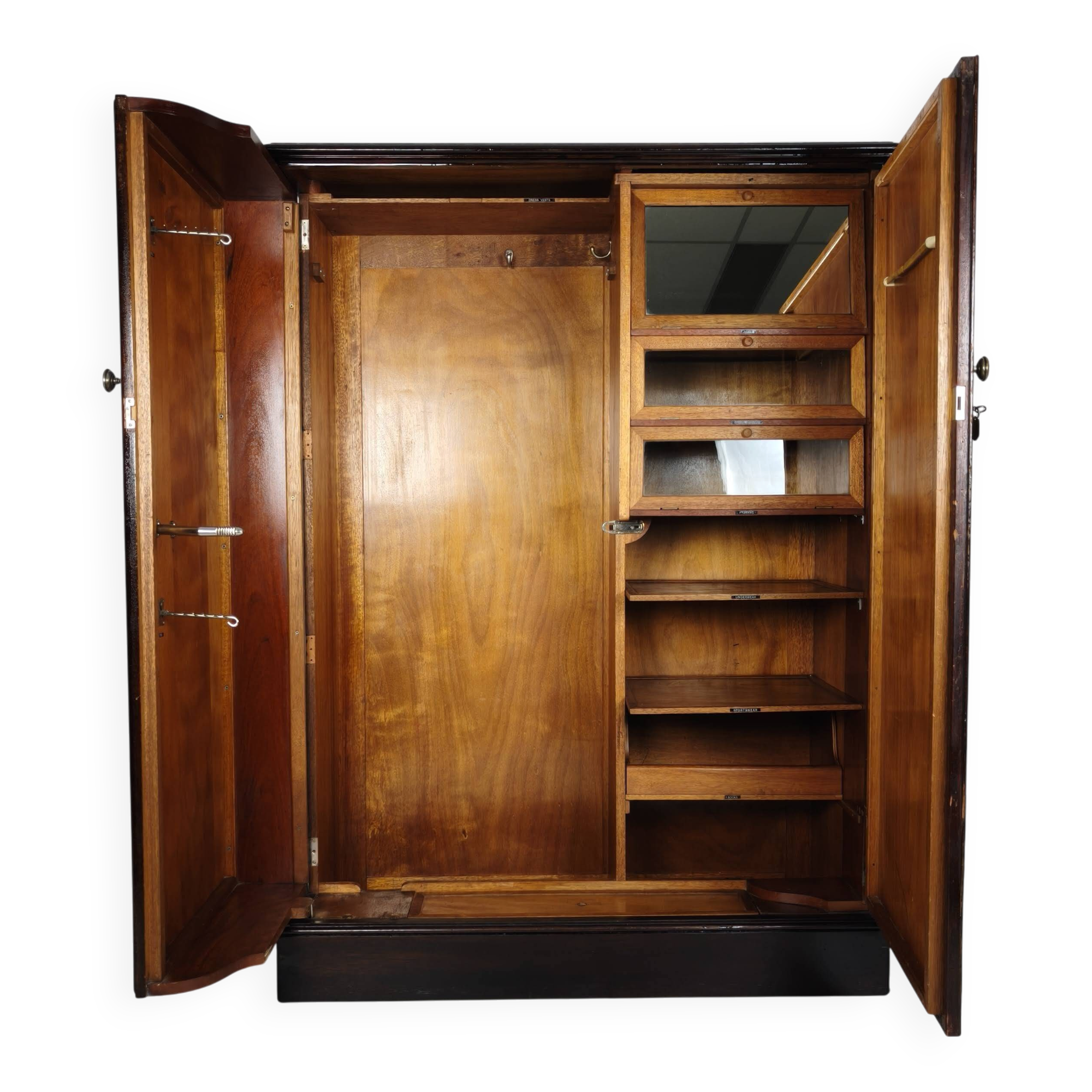 Armoire compacte pour homme en chêne Art Déco anglais
