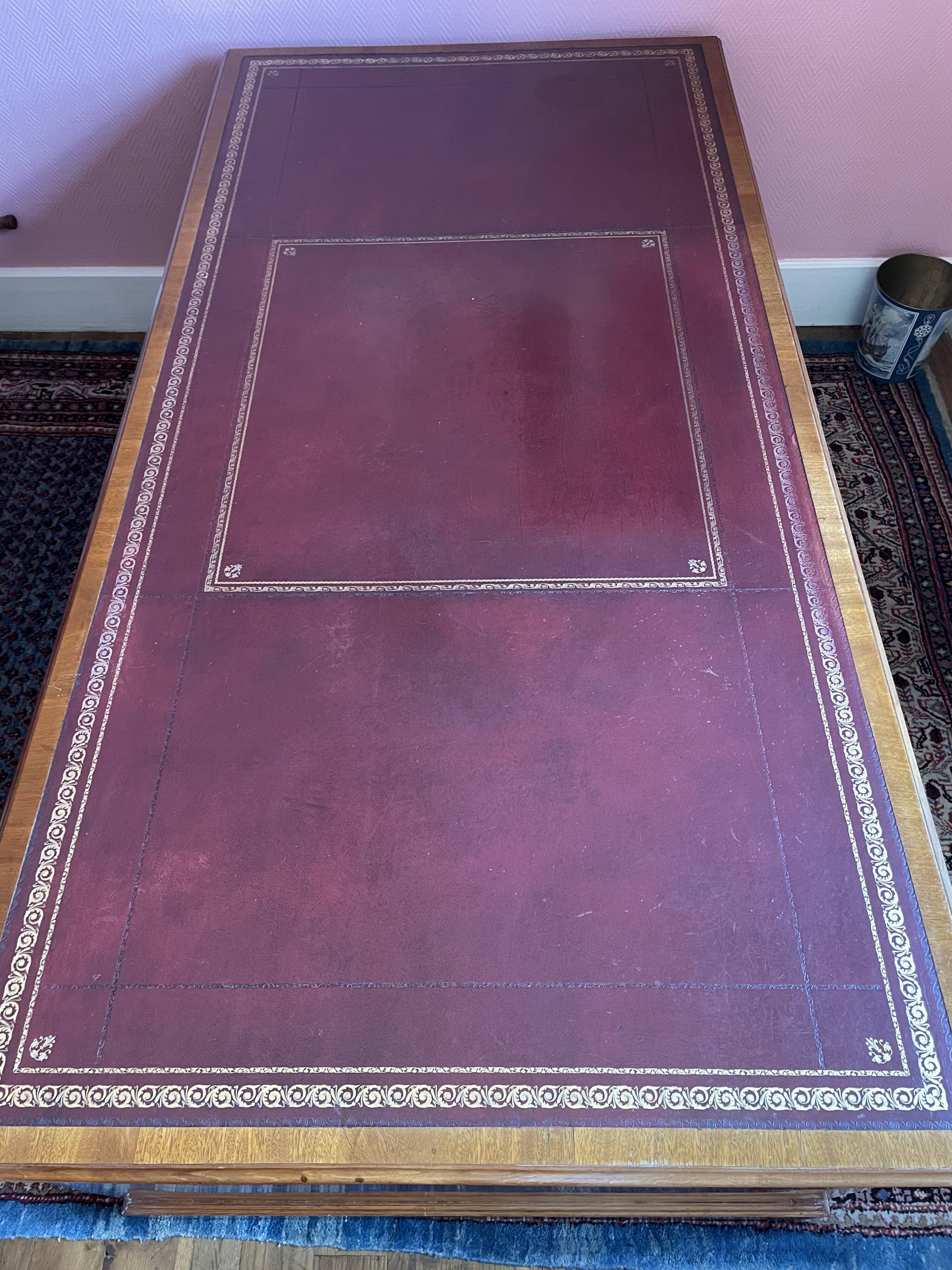 Bureau ministériel double face