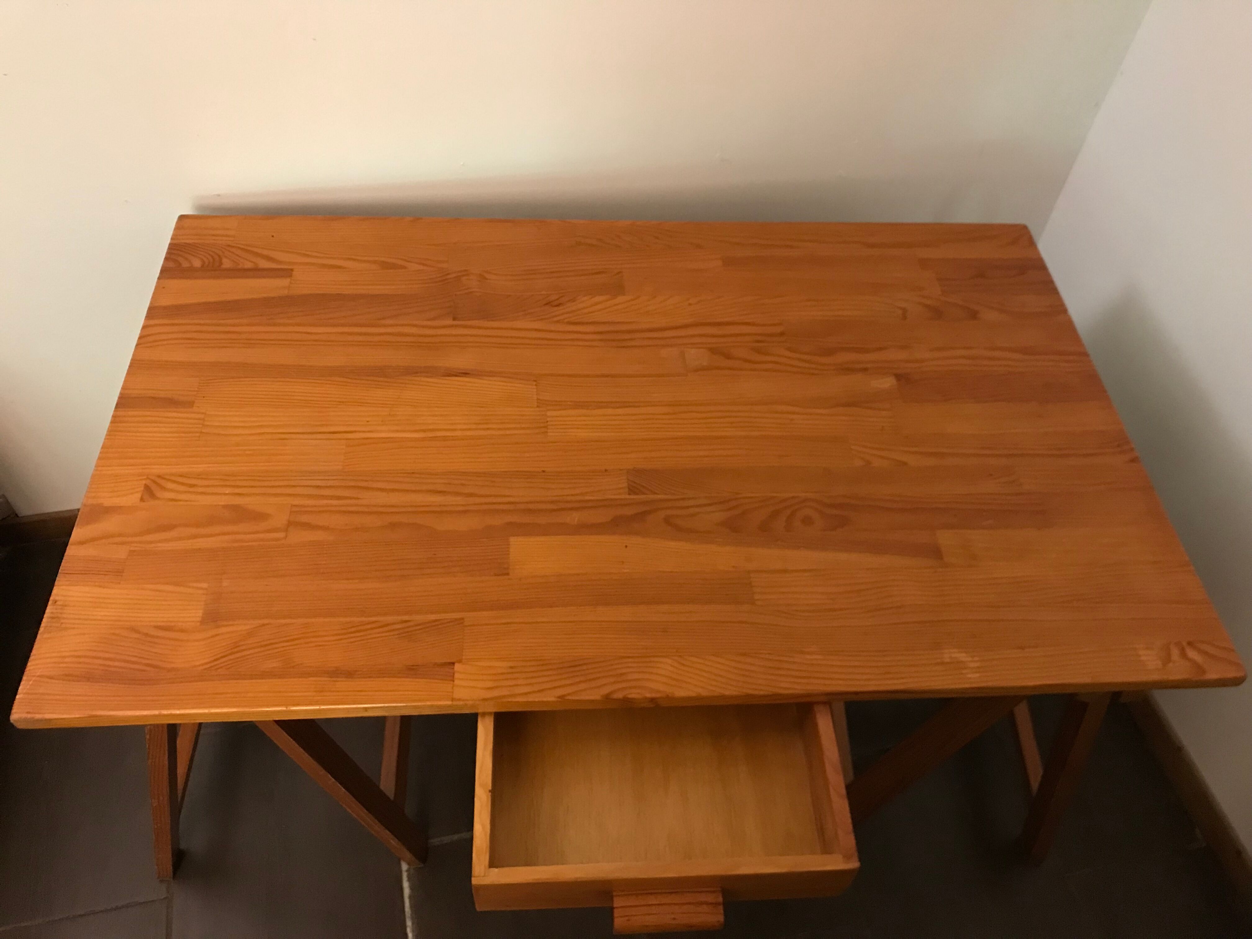 Bureau en bois sur tréteaux 1960