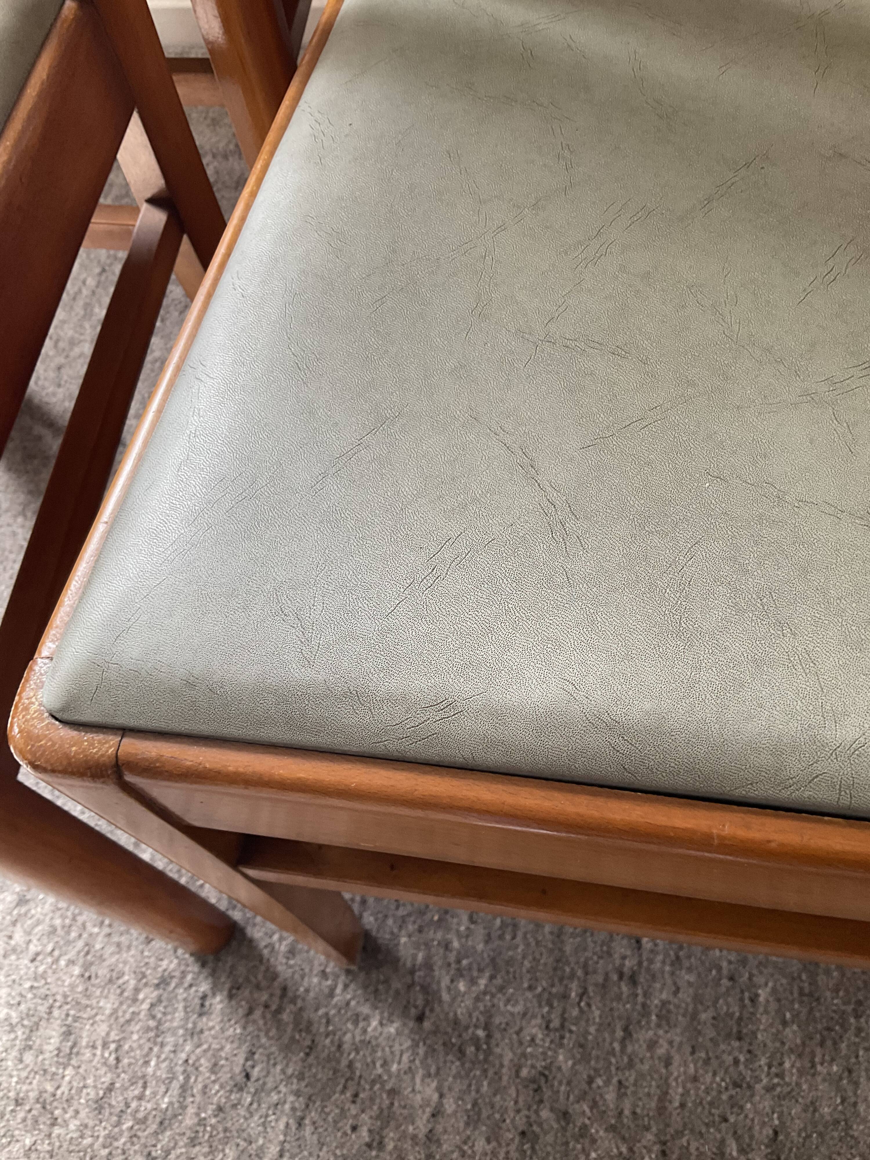 Series of 4 vintage chairs from the 60s-70s