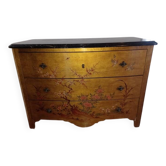 Commode en bois doré à décor asiatique et marbre poli