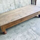 Farm table