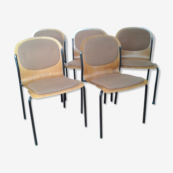 Lot of 5 vintage stackable chairs