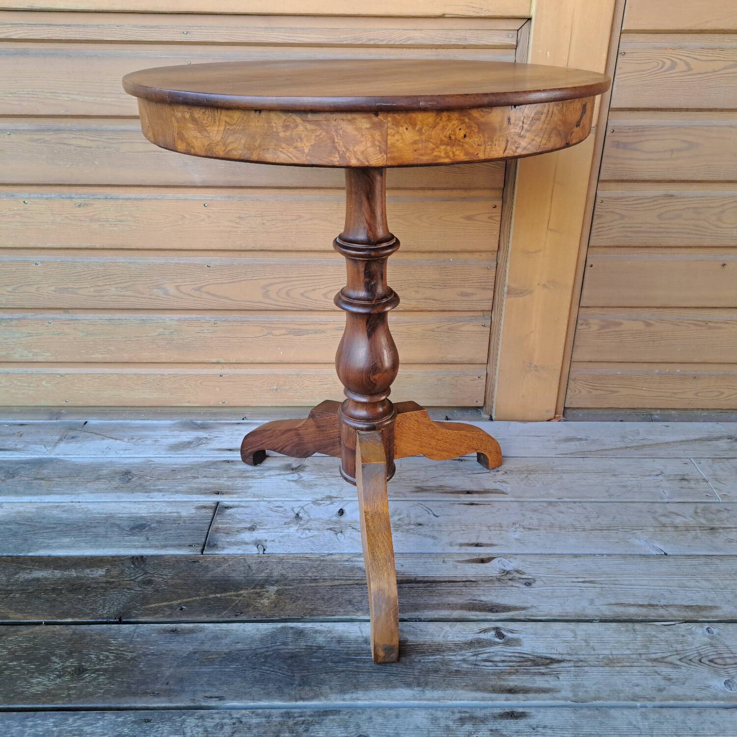 Antique gueridon