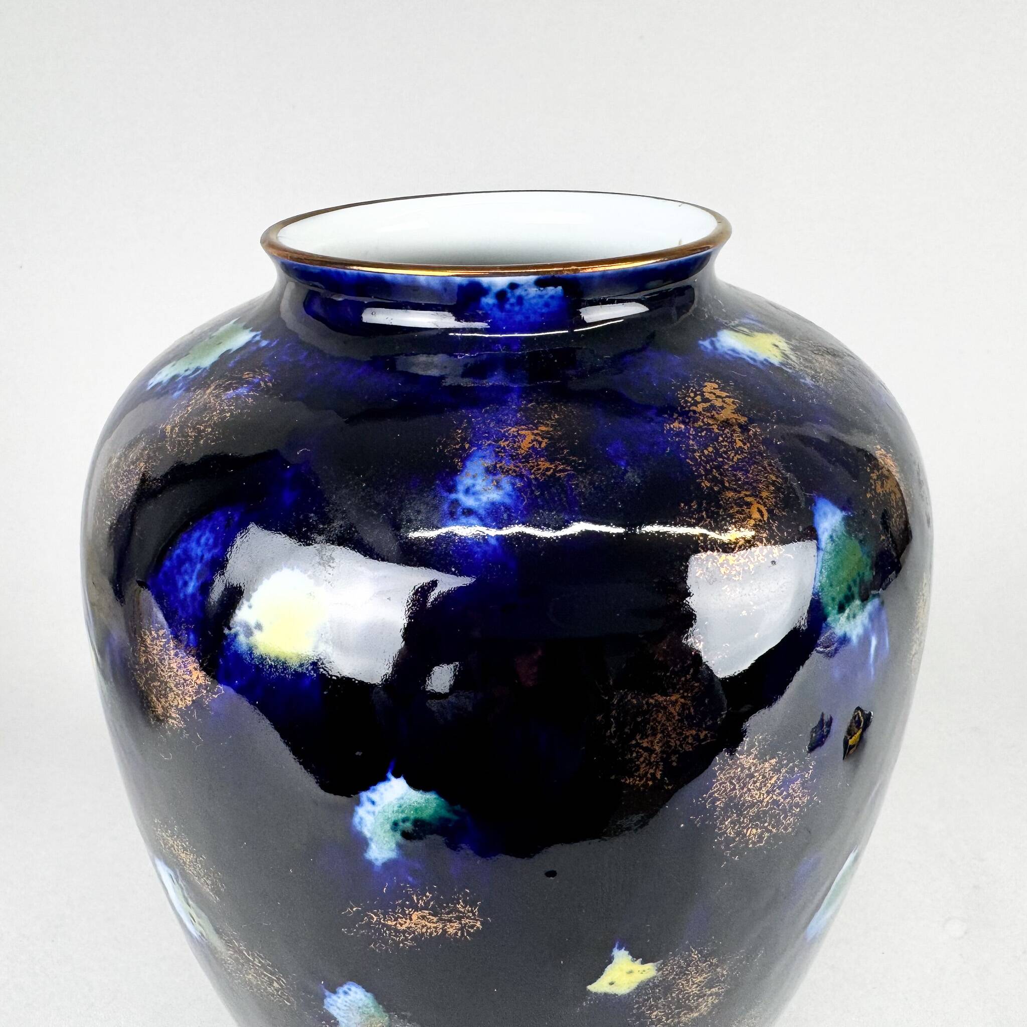 Vase en porcelaine cobalt des années 1970 par Wallendorf, Allemagne