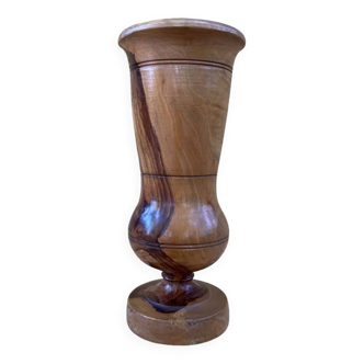 Vase en bois d’olivier