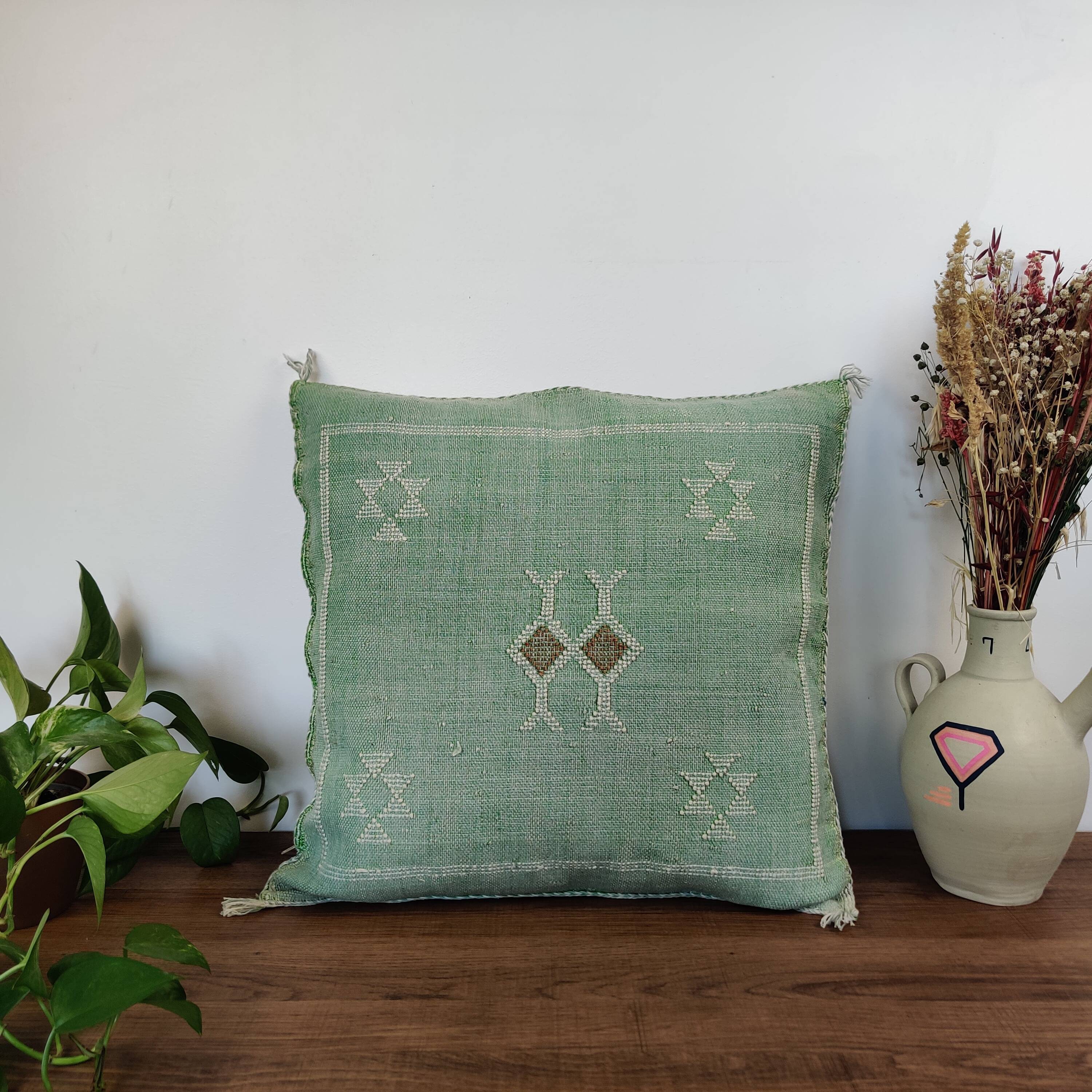 Berber Sabra green cushion in cactus silk