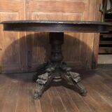 Table en chêne Néogothique décor de chimères 19 eme Gothique