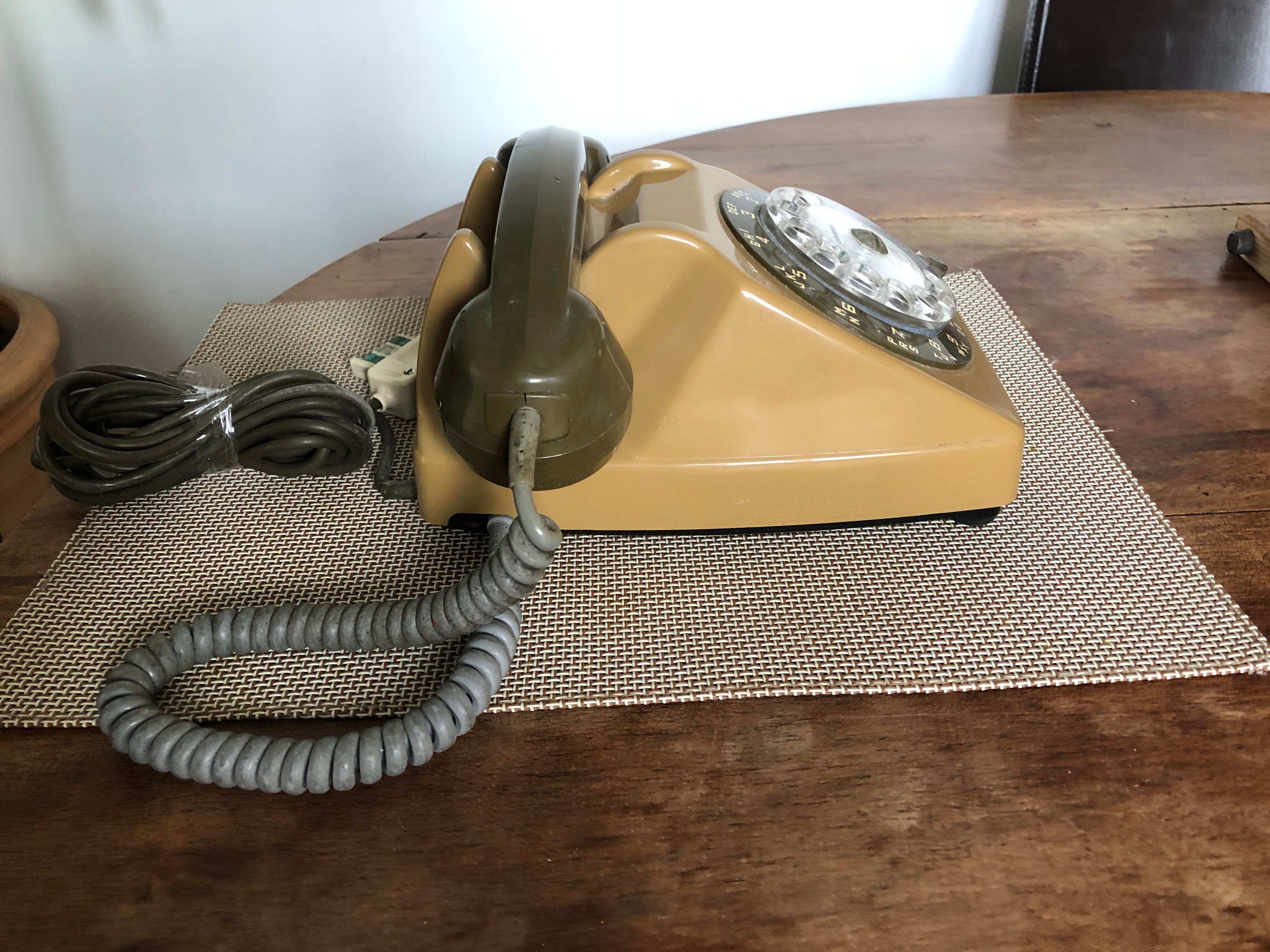 Vintage phone s63