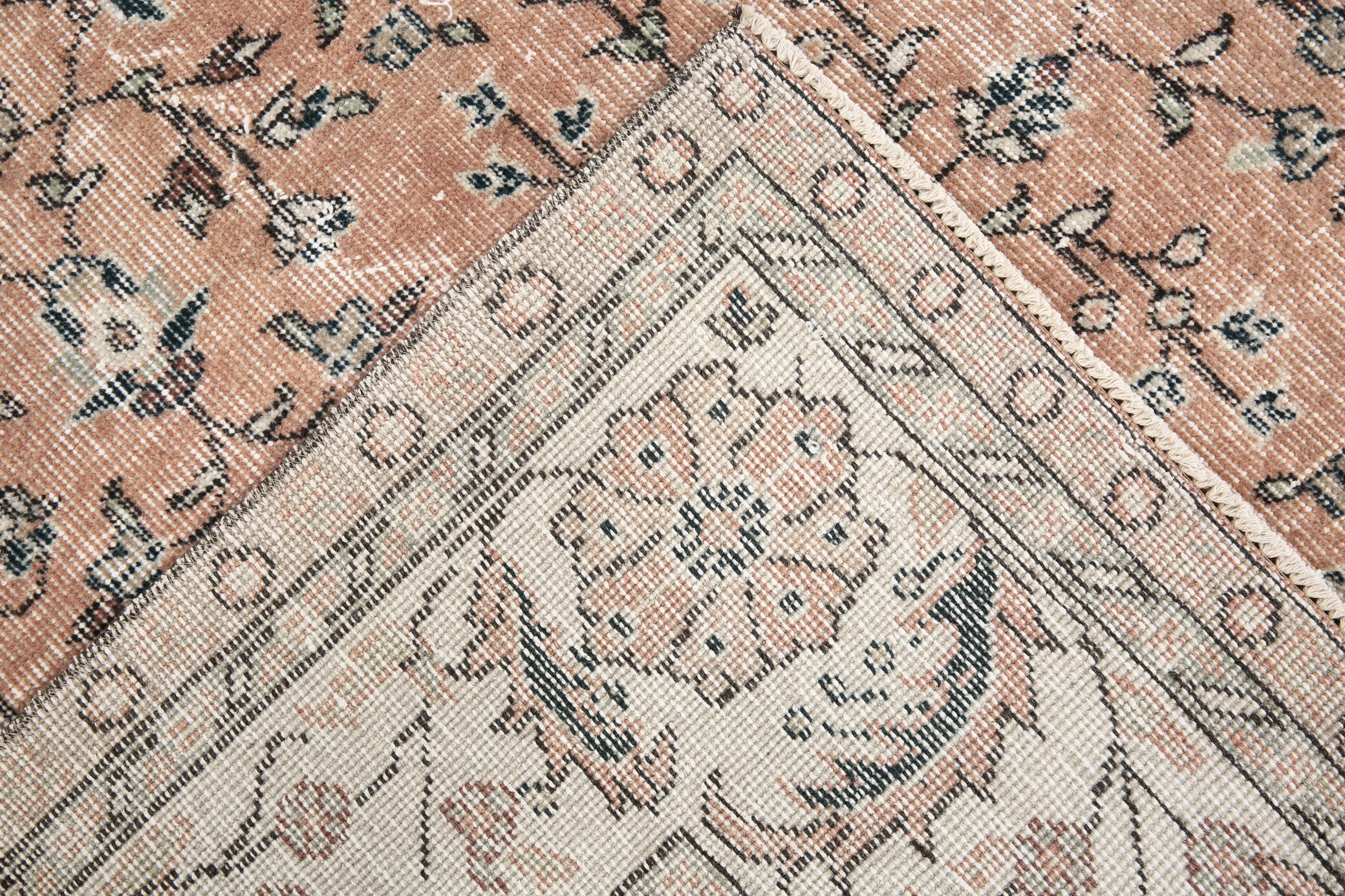 Oversize salmon rug 326x224cm