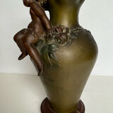 Vase en bronze A Moreau