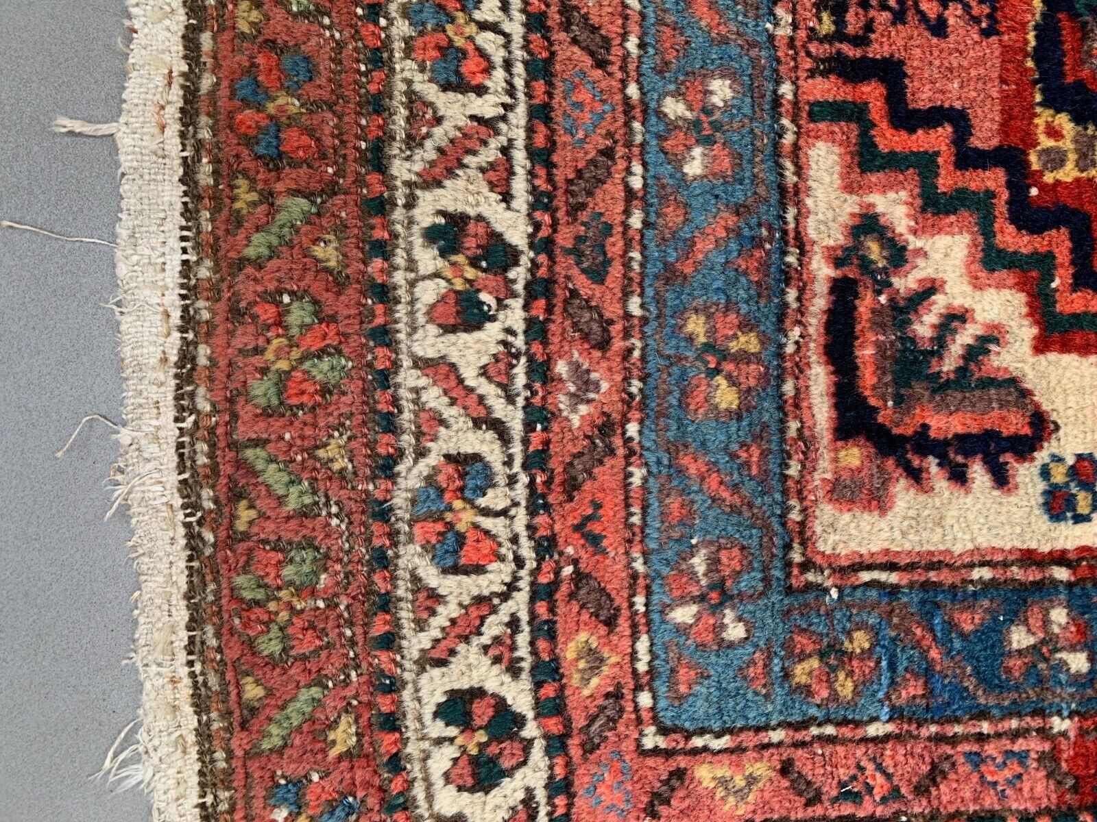 Tapis persan Karaja vintage 189x121 cm en laine, tapis oriental fait main 2485