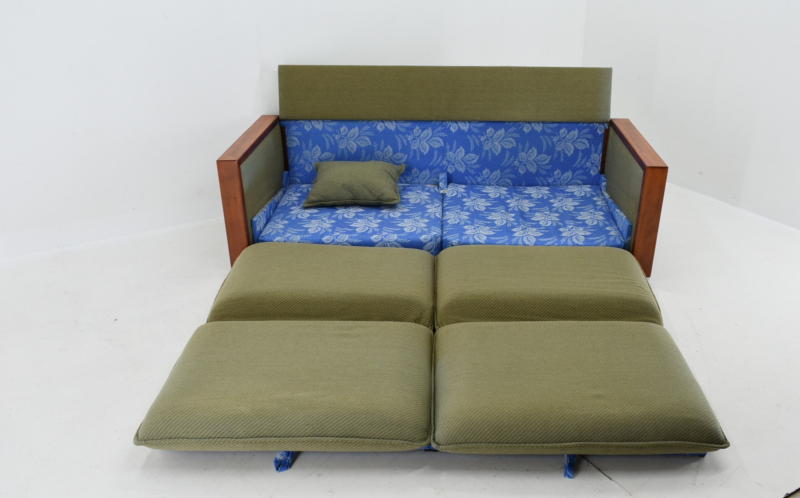 1960s, Miroslav Navratil Convertible Sofa, Czechoslovakia