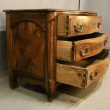Louis XV Curved Chest of Drawers in Walnut