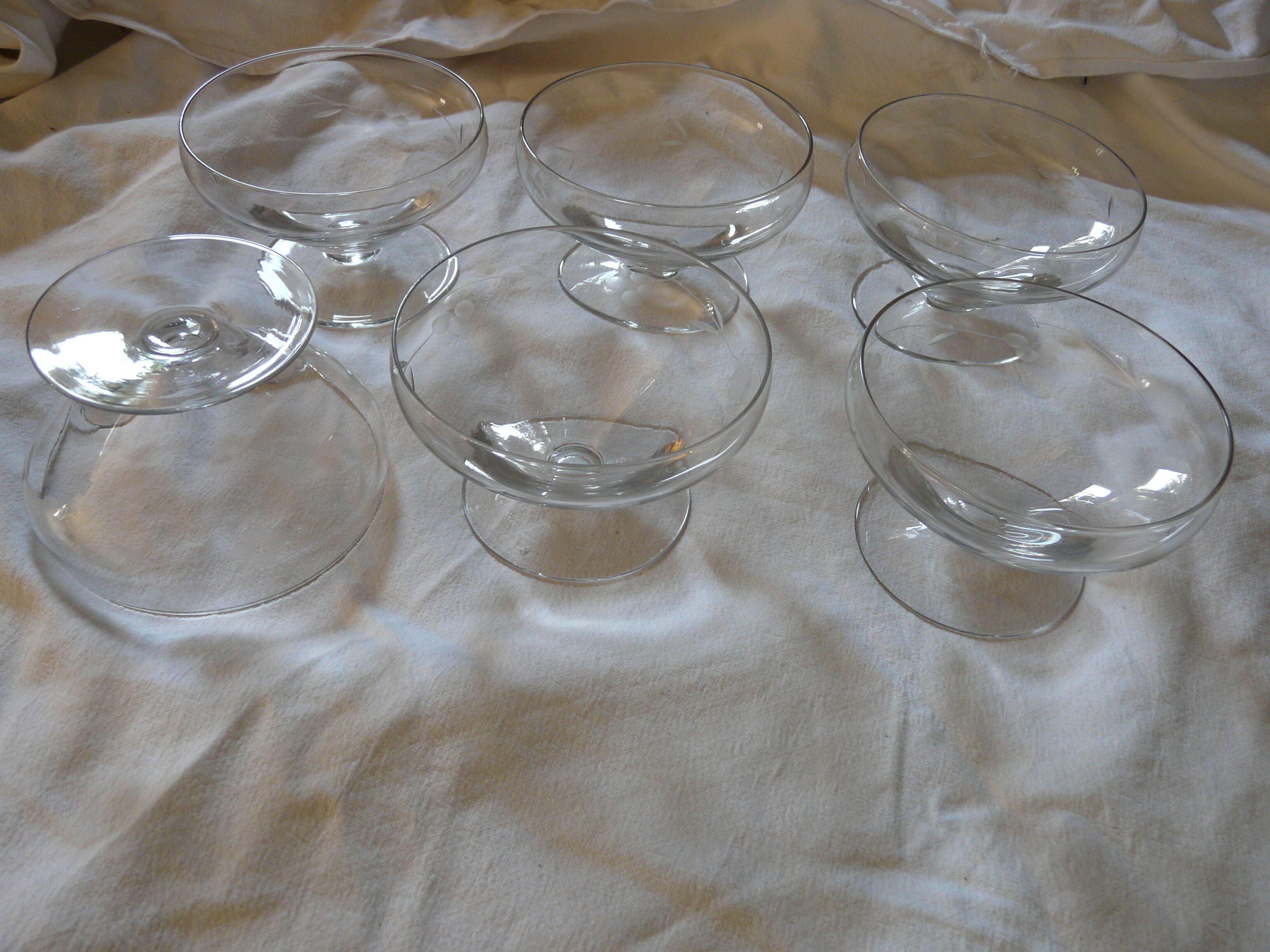 Set of 6 glass cups engraved Art Deco era