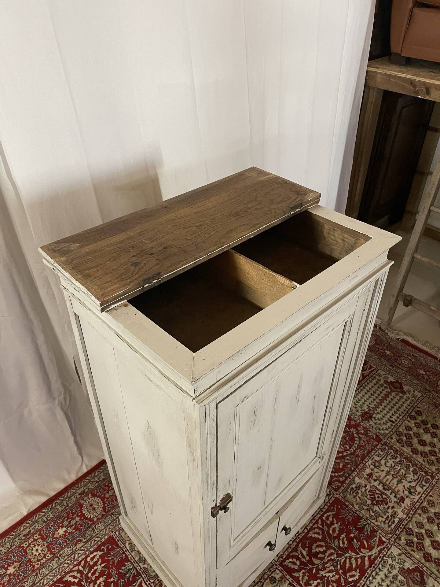 Meuble de métier ancien patiné