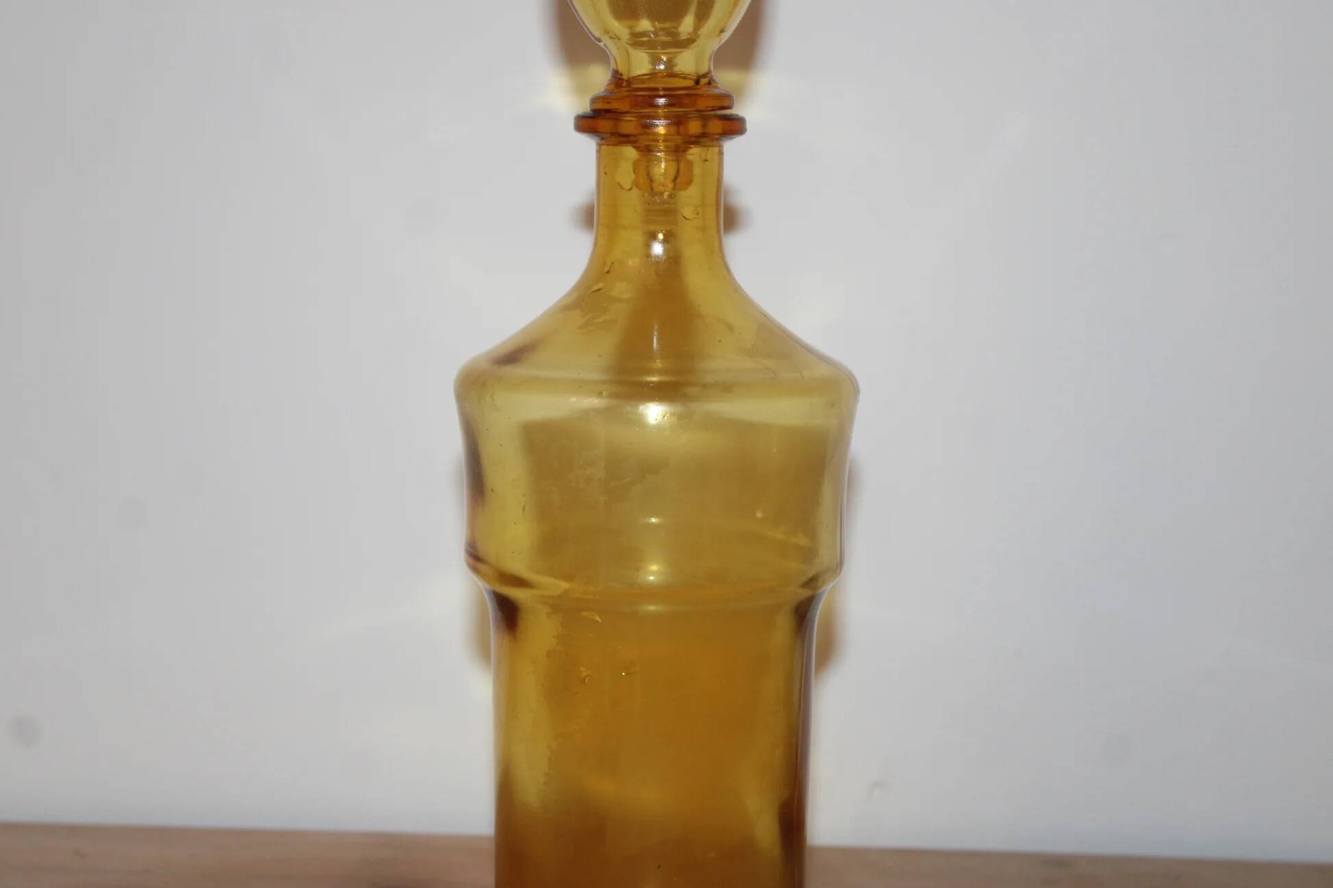 Vintage amber glass carafe with matching stopper – H 27 cm
