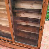 Showcase to install or hang