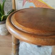 Ancien tabouret de ferme, campagne en bois tripode