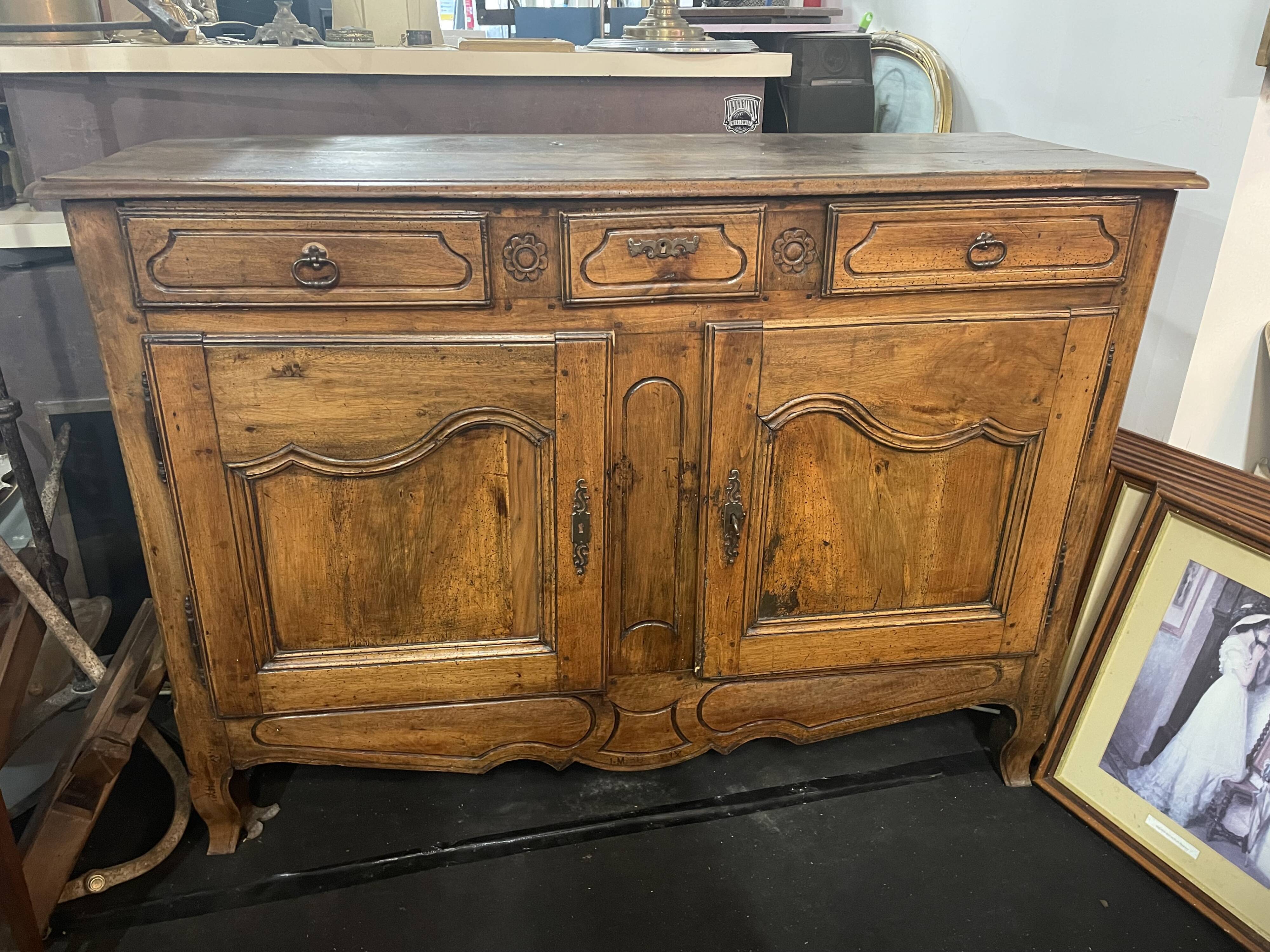 Buffet Louis XV