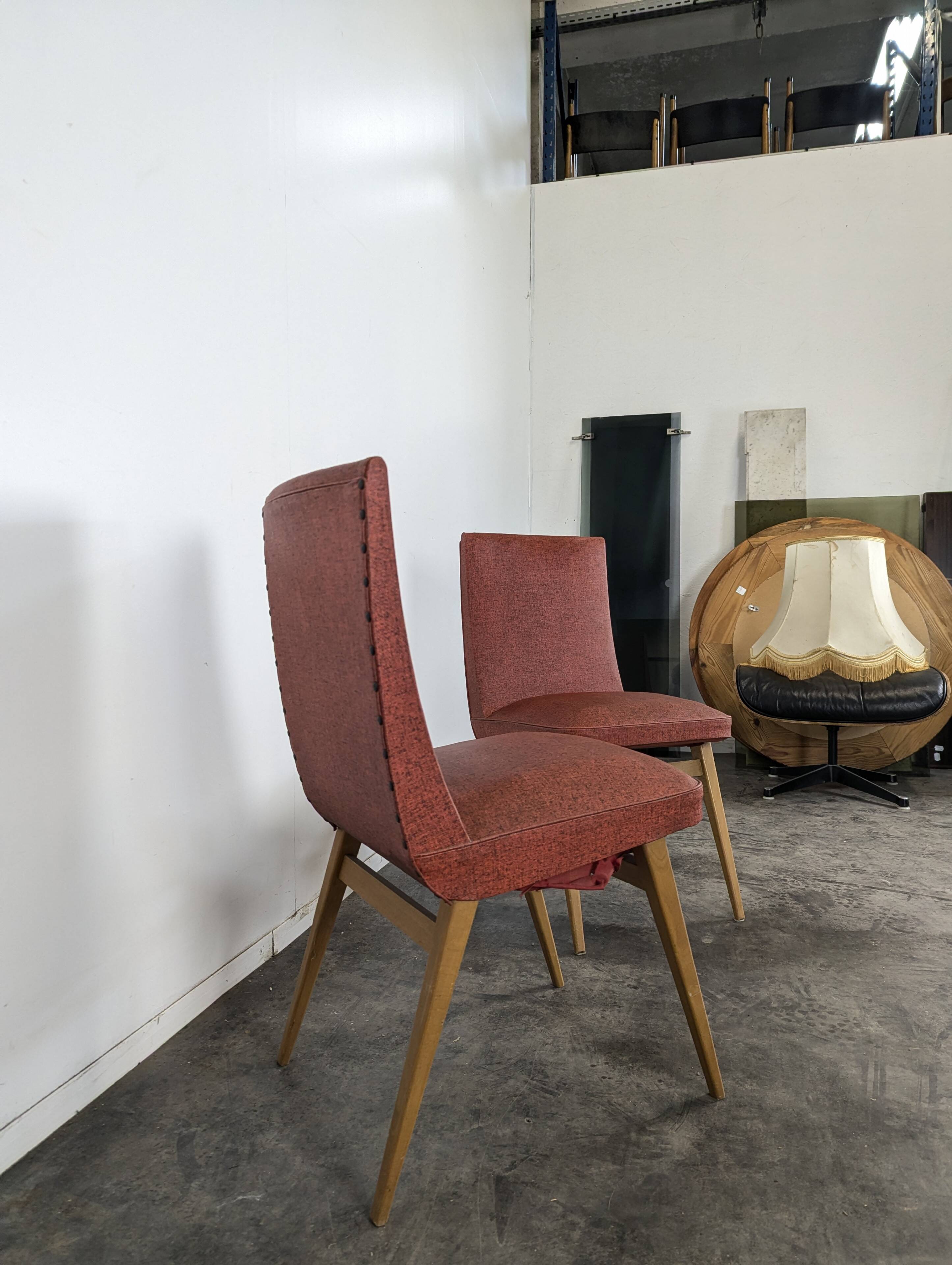 Paire de chaises vintage rouges
