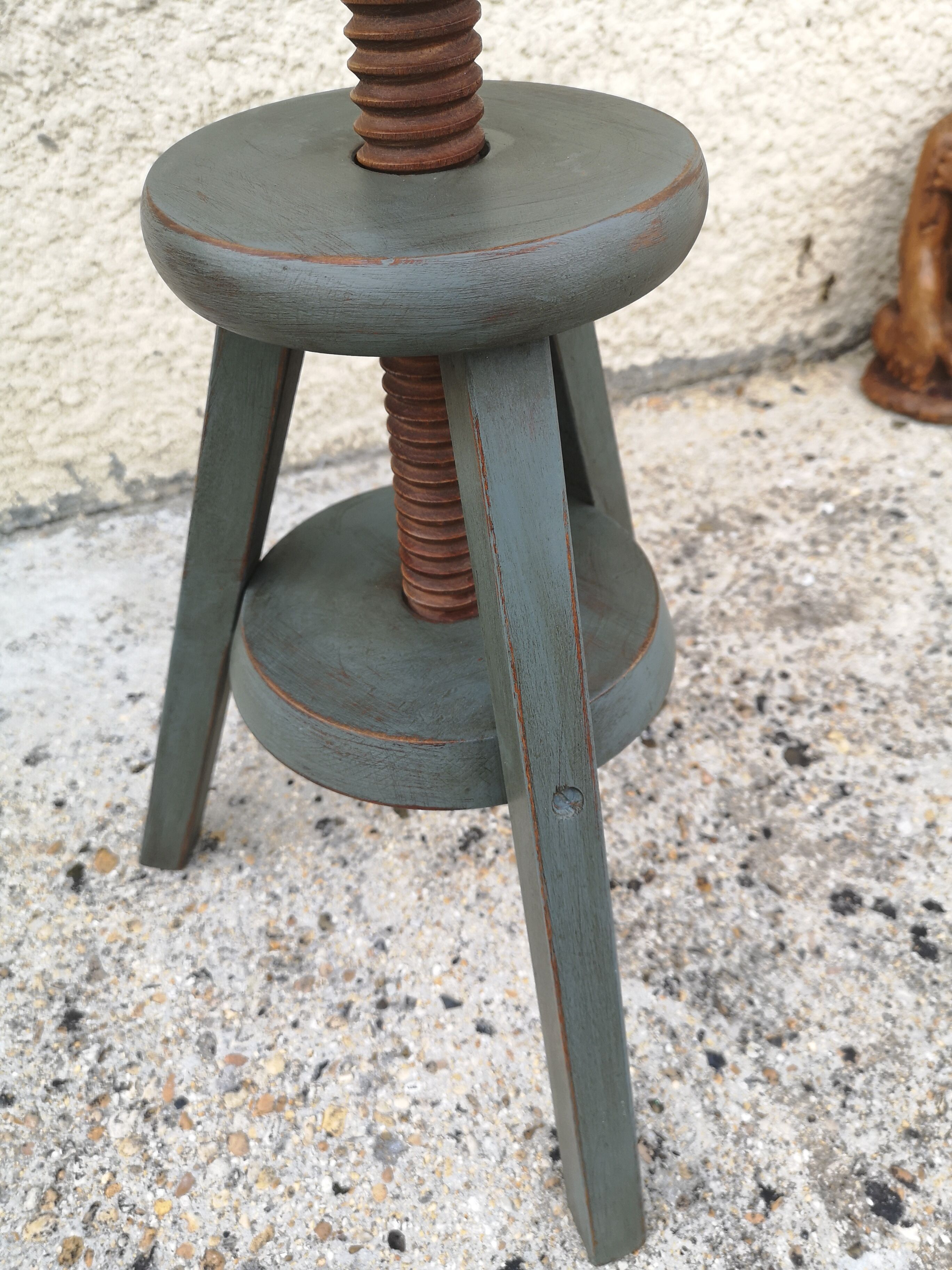 Screw industrial workshop stool patina vintage