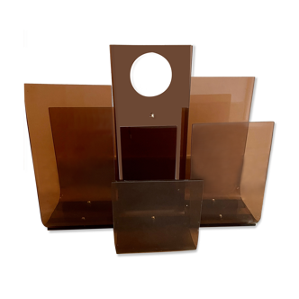 Plexiglass magazine door