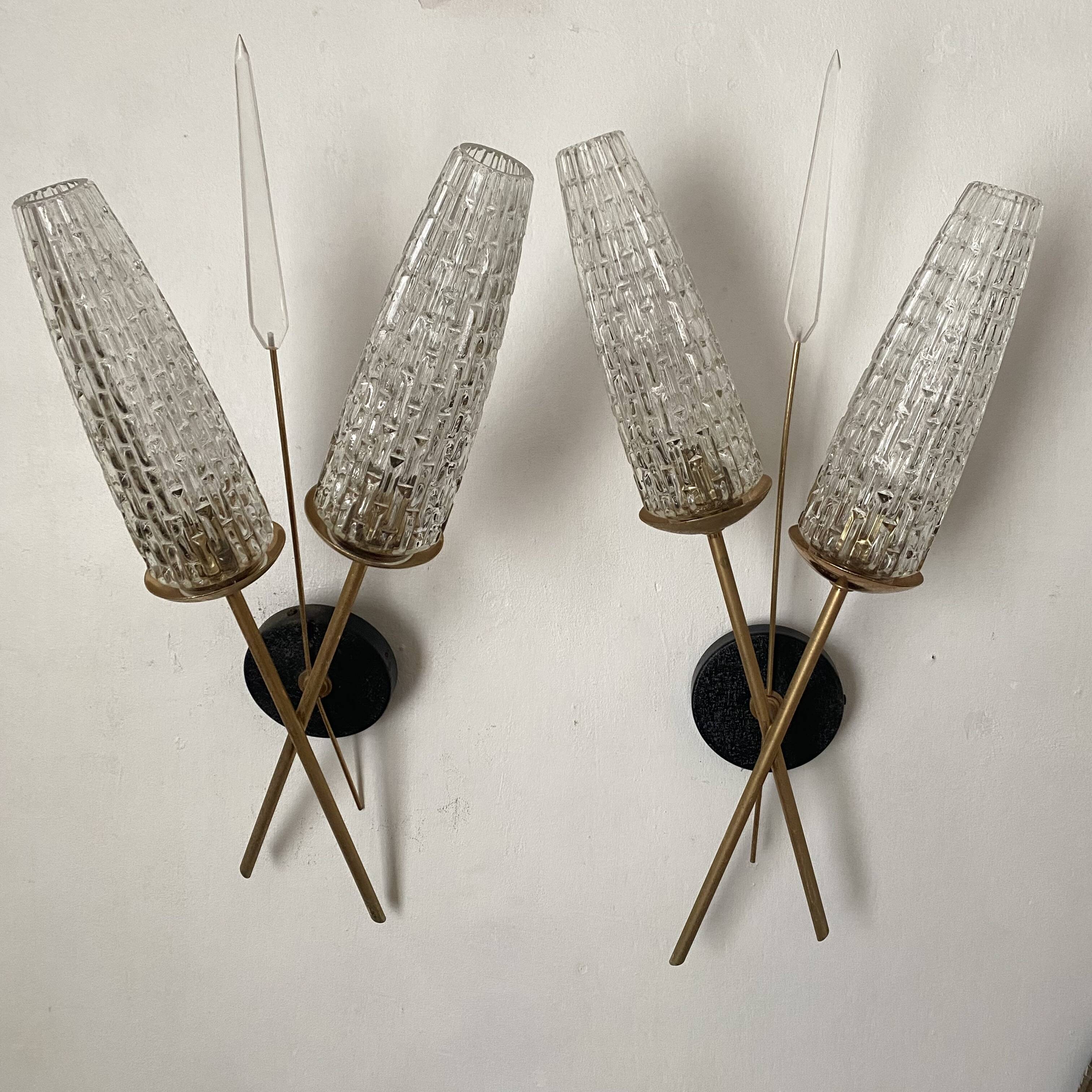 Pair of wall sconces from the 60s, gold metal and tulips.