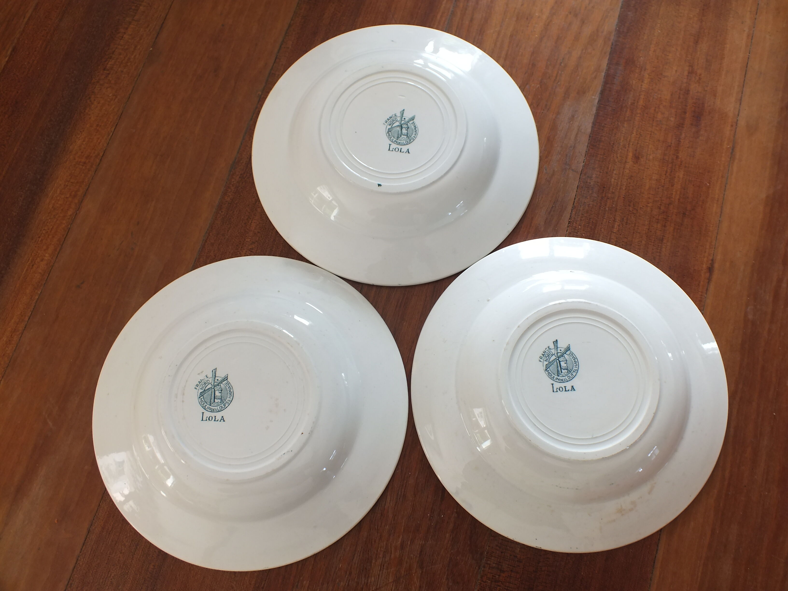 3 hollow plates Moulin des Loups & Hamage service Lola