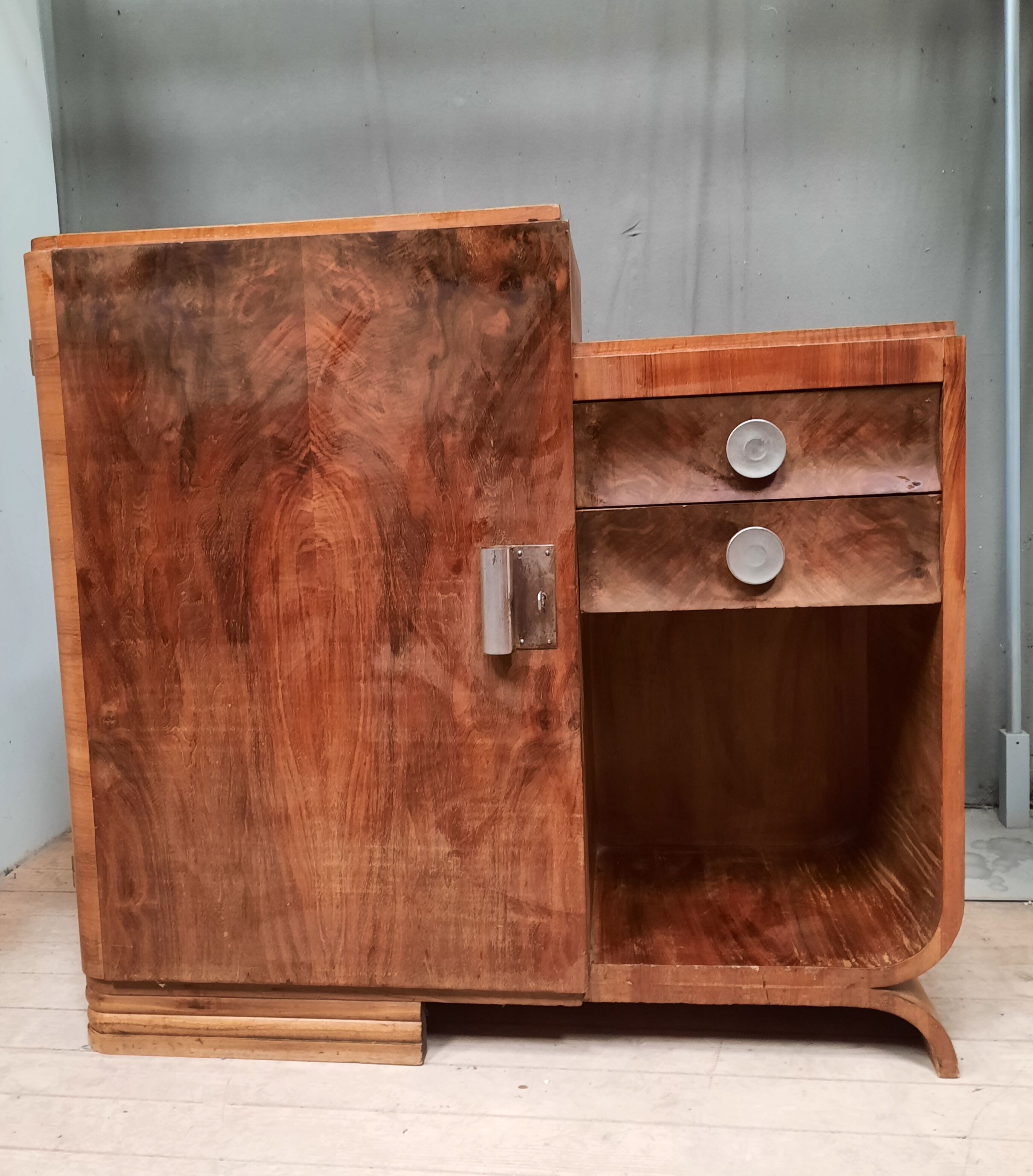 Art deco storage unit