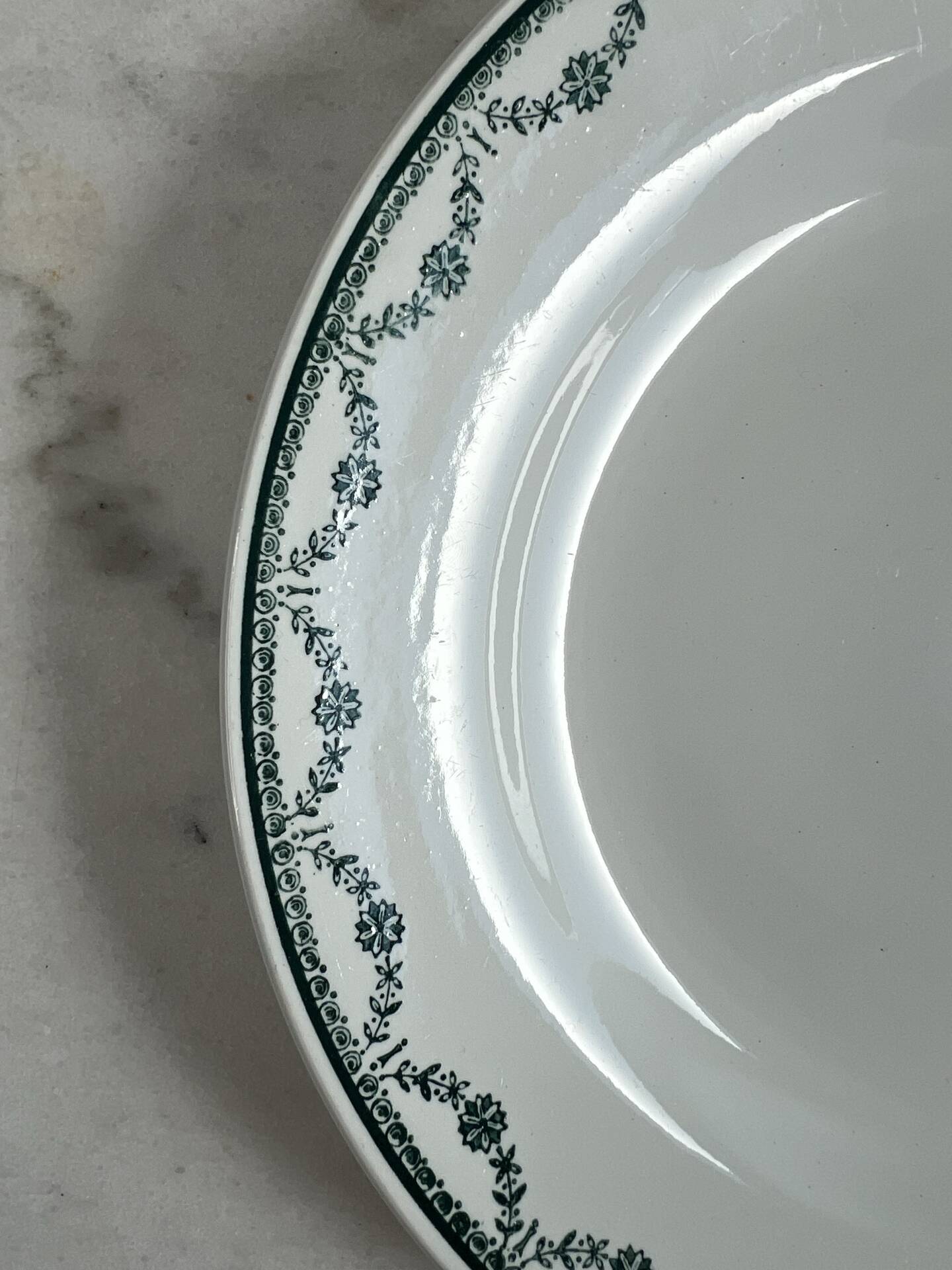 Saint Amand green floral plate 22.5cm