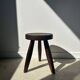 Tripod stool in upcycled teak high hollow - Small tripod stool in solid brown wood seat circ