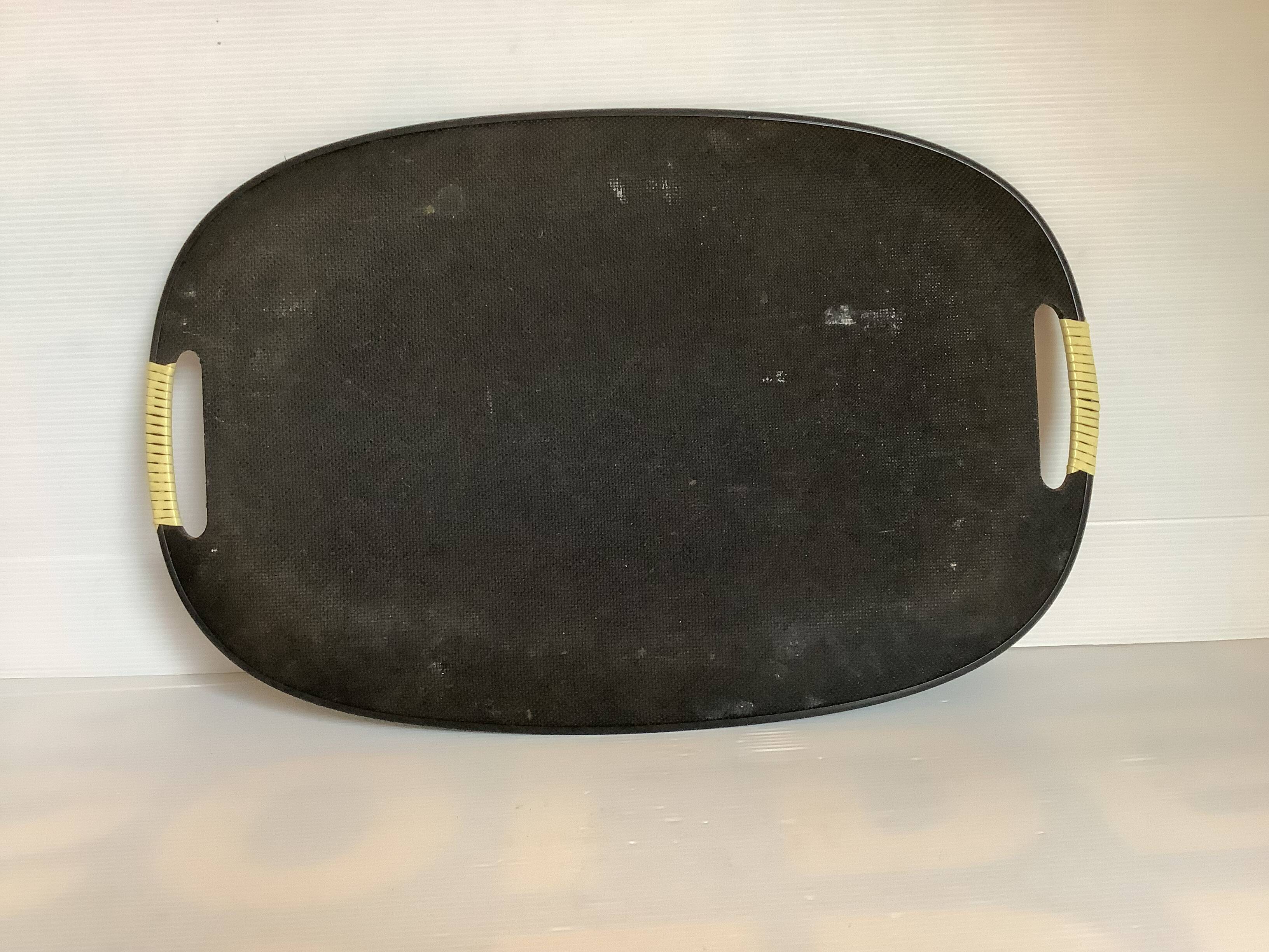 Vintage tray with scoubidou handles