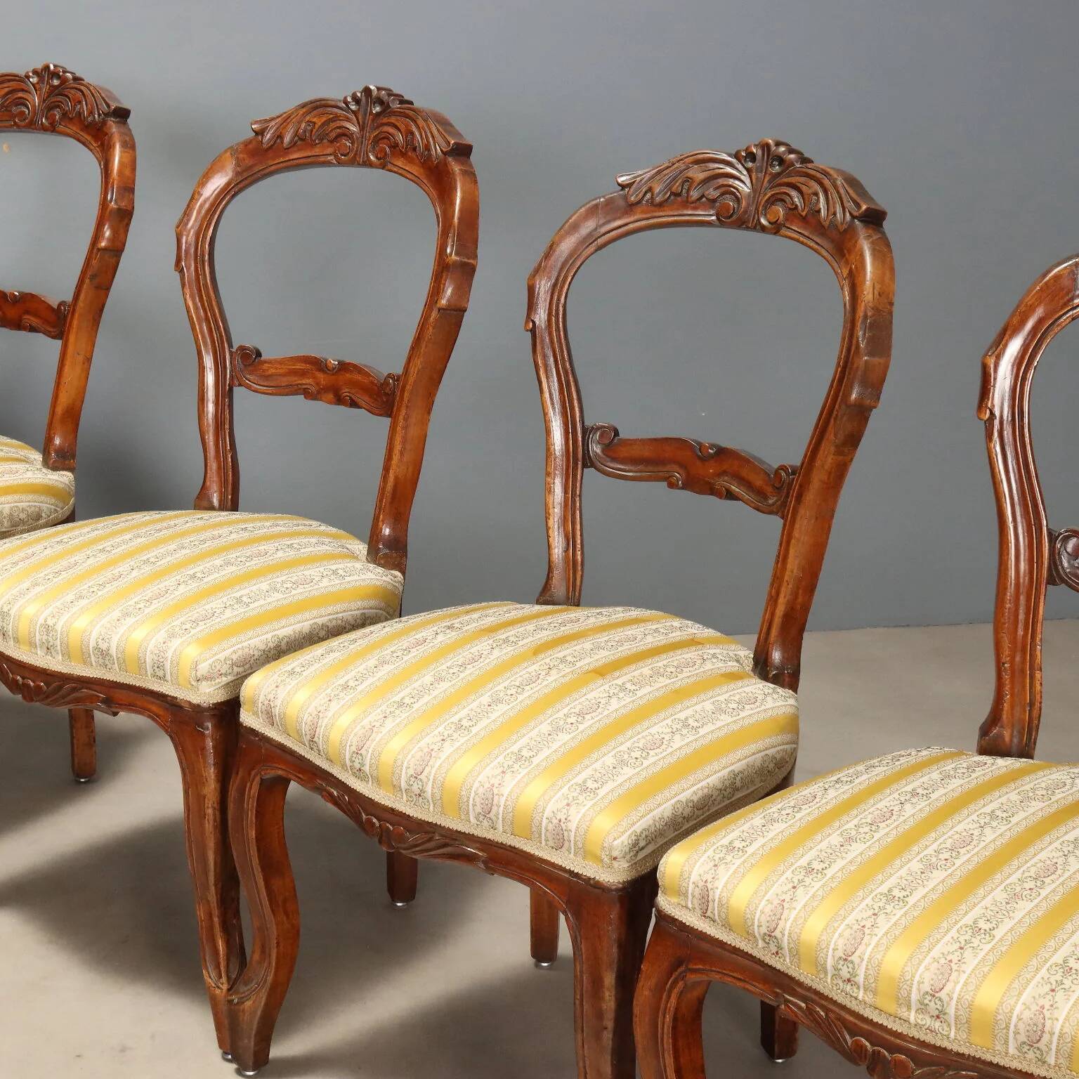Louis-Philippe chairs in walnut - Italy 19th century