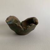 Terracotta art bowl "Jointed hands" signed by the artist Maria Ruiz