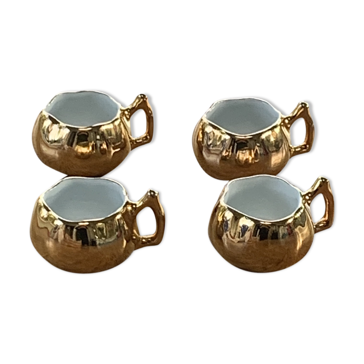 4 small cups dabbling ceramic enamelled gold and vintage white