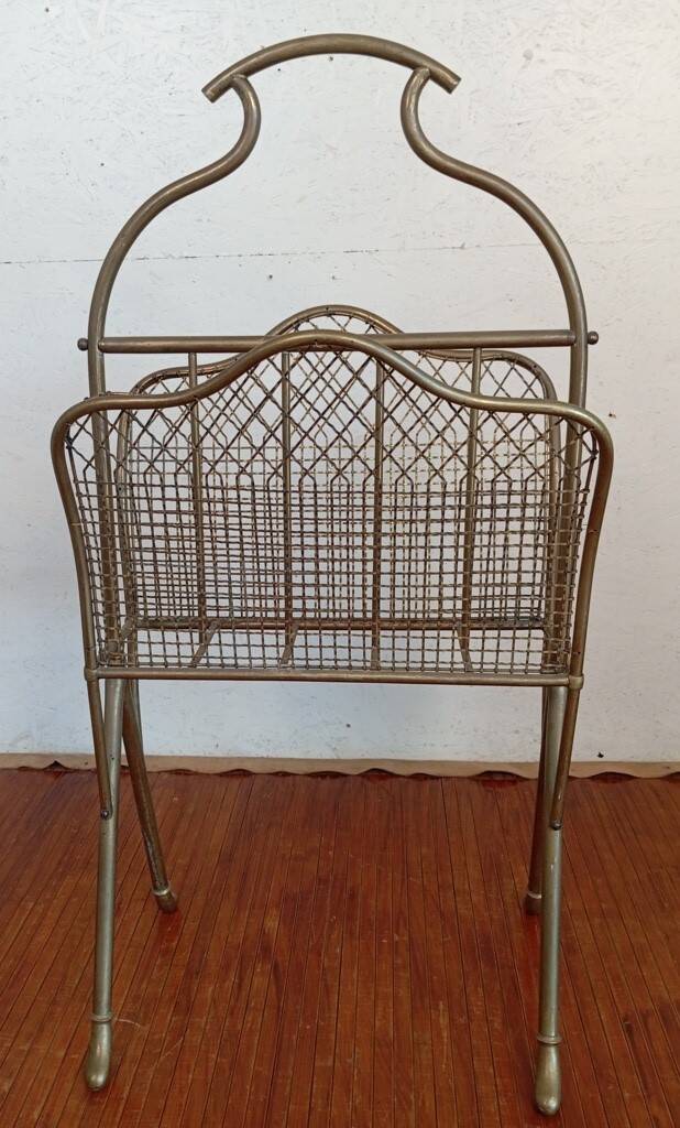 Brass magazine rack in neo-classical style, 20th century.