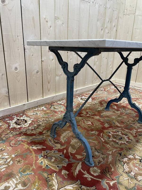 Table de bistrot en marbre et fonte