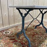 Table de bistrot en marbre et fonte