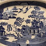 Angleterre XIXeme : grand plat en faience bleue blanche