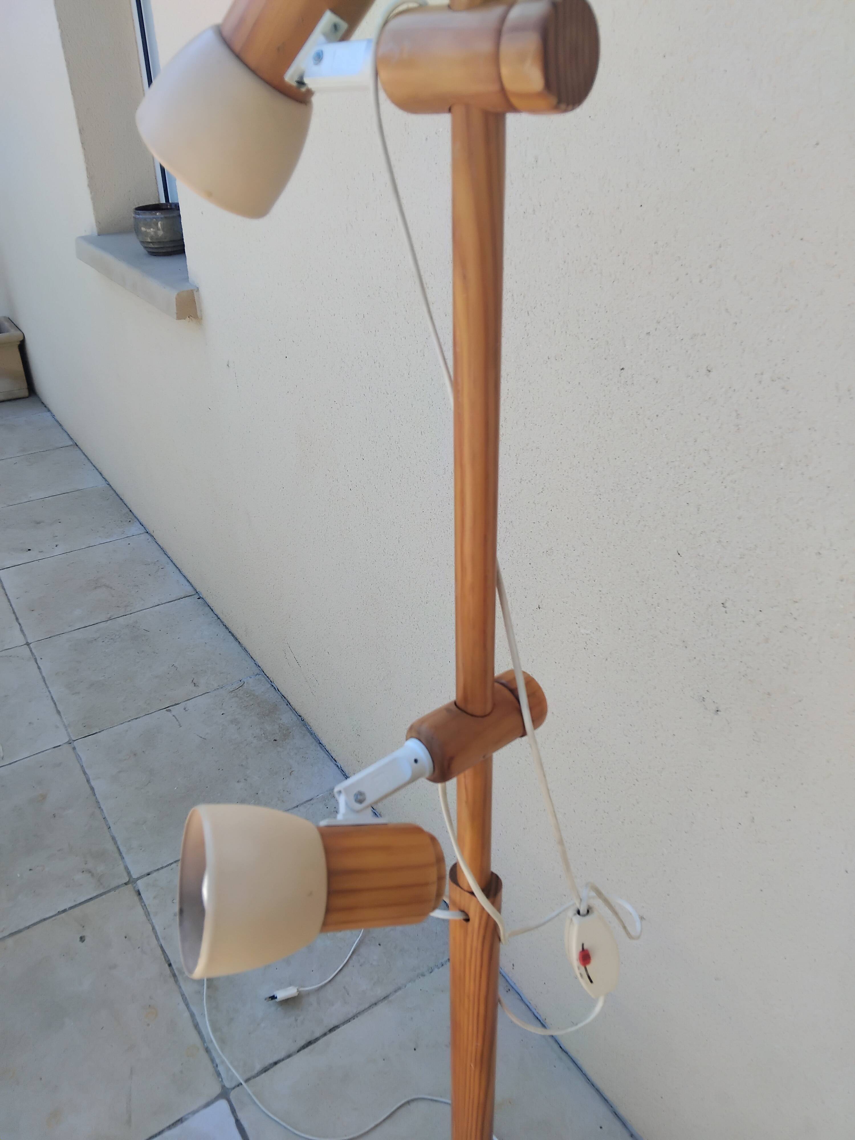 Vintage Mid-Century floor lamp from the 1970s.