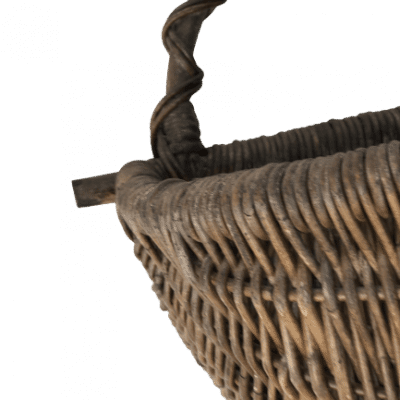 Half-moon wall basket in Wicker